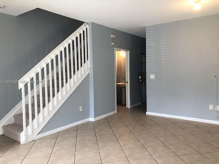 8209 SW 25th Ct — Photo 18