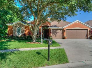 16947 Falconridge Rd, Lithia, FL 33547