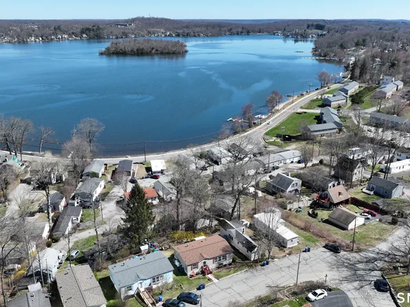 14 Mountainview Road, East Hampton, CT 06424