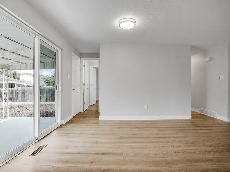 1537 S Jamaica St — Photo 26