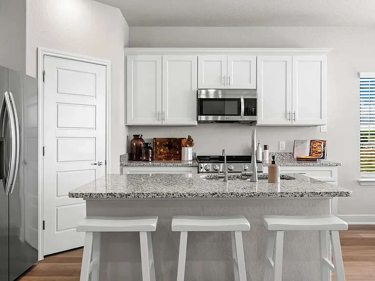 7207 Magnolia Vlg #101 — Photo 2