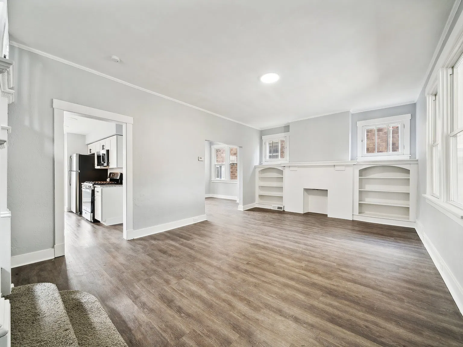 2 bed, 896 sqft, $1,199 — Photo 3