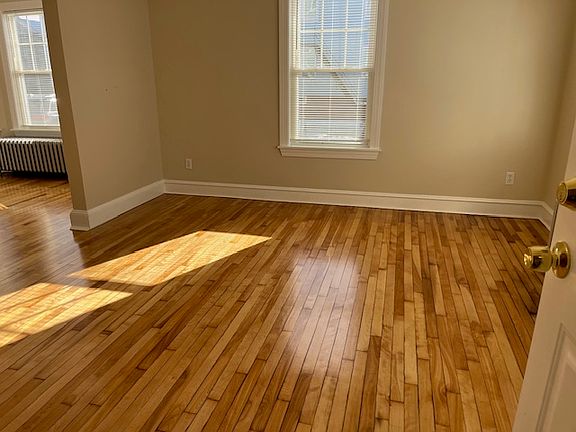 4th image of 40-42 Bradley St #1F