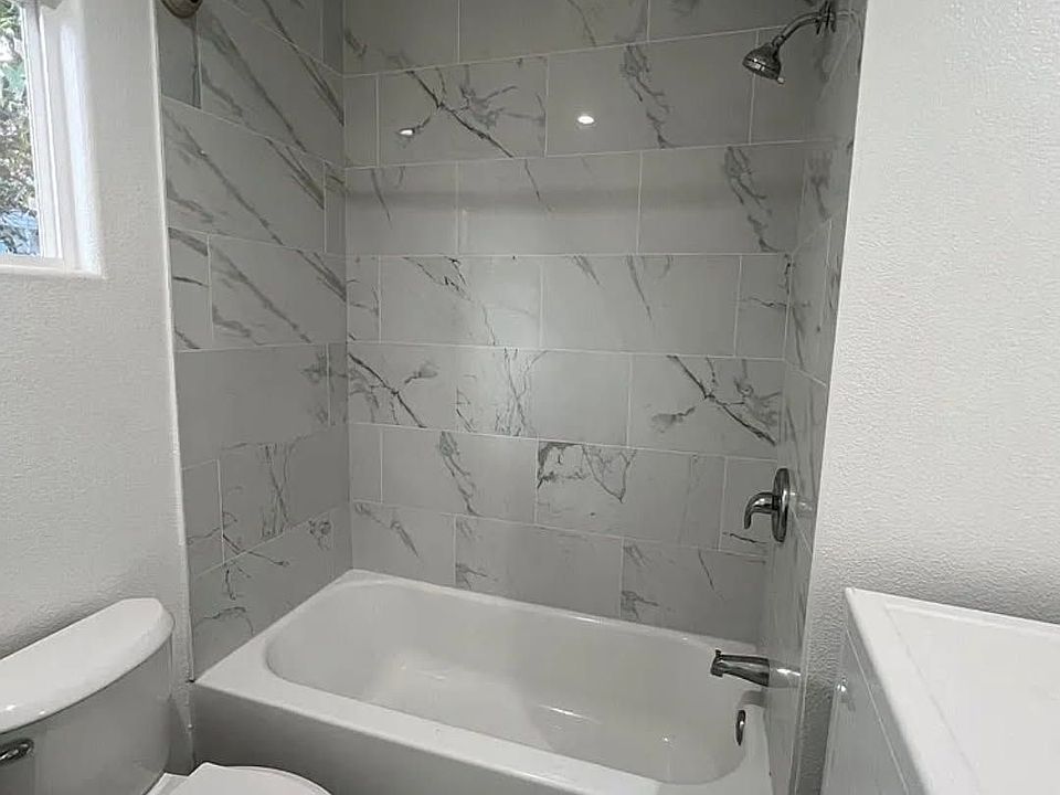 Spacious Bathroom