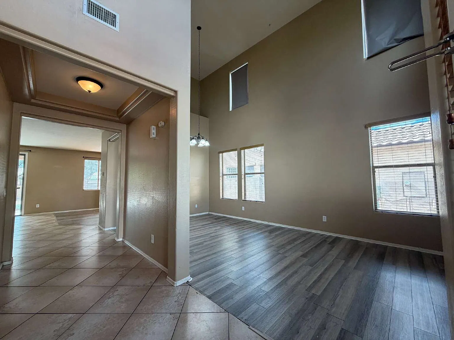 4 bed, 2.5 bath, 2307 sqft, $2,695 — Photo 4