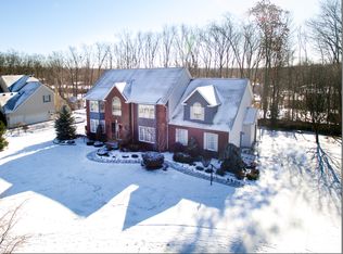 2901 Crystalwood Drive, Broadview Heights, OH