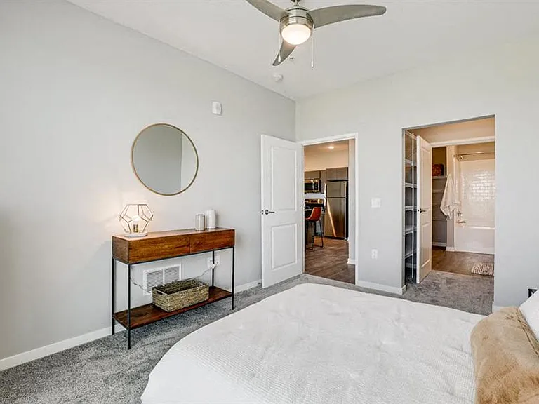 Maven Apartments — Photo 12
