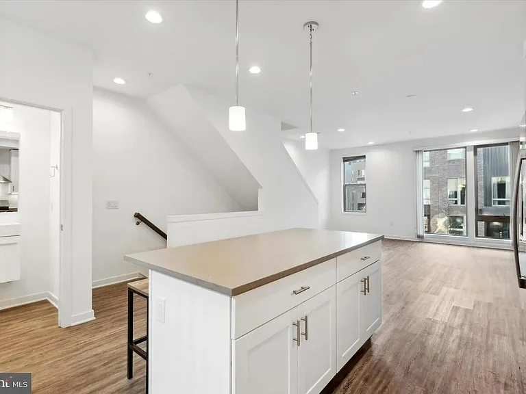 3127 Beachview Ln — Photo 10