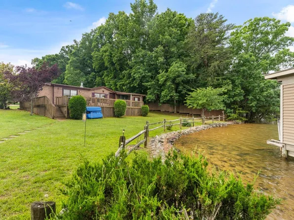 361 Carrs Point Ln, Moneta, VA 24121