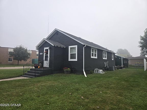 2nd image of 300 E 2nd Ave S
