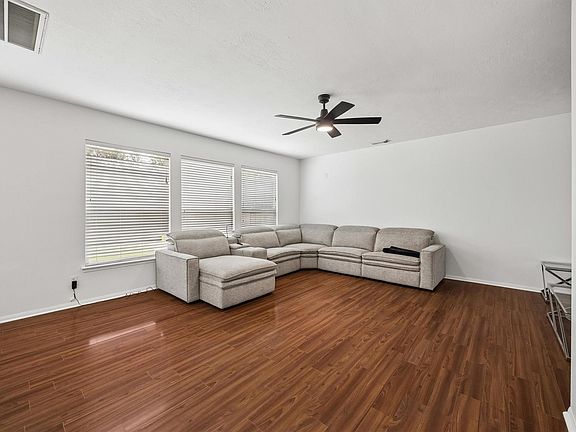 5th image of 19202 Dickson Park Dr
