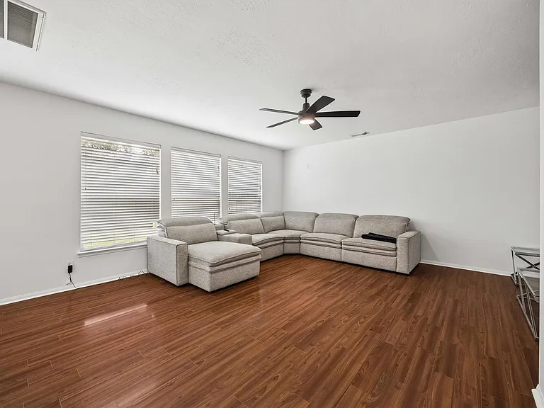 19202 Dickson Park Dr — Photo 5