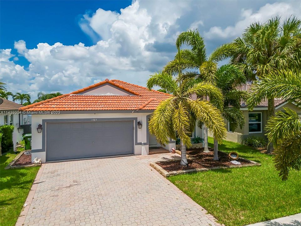 1st image of 1484 NW 208th Way
