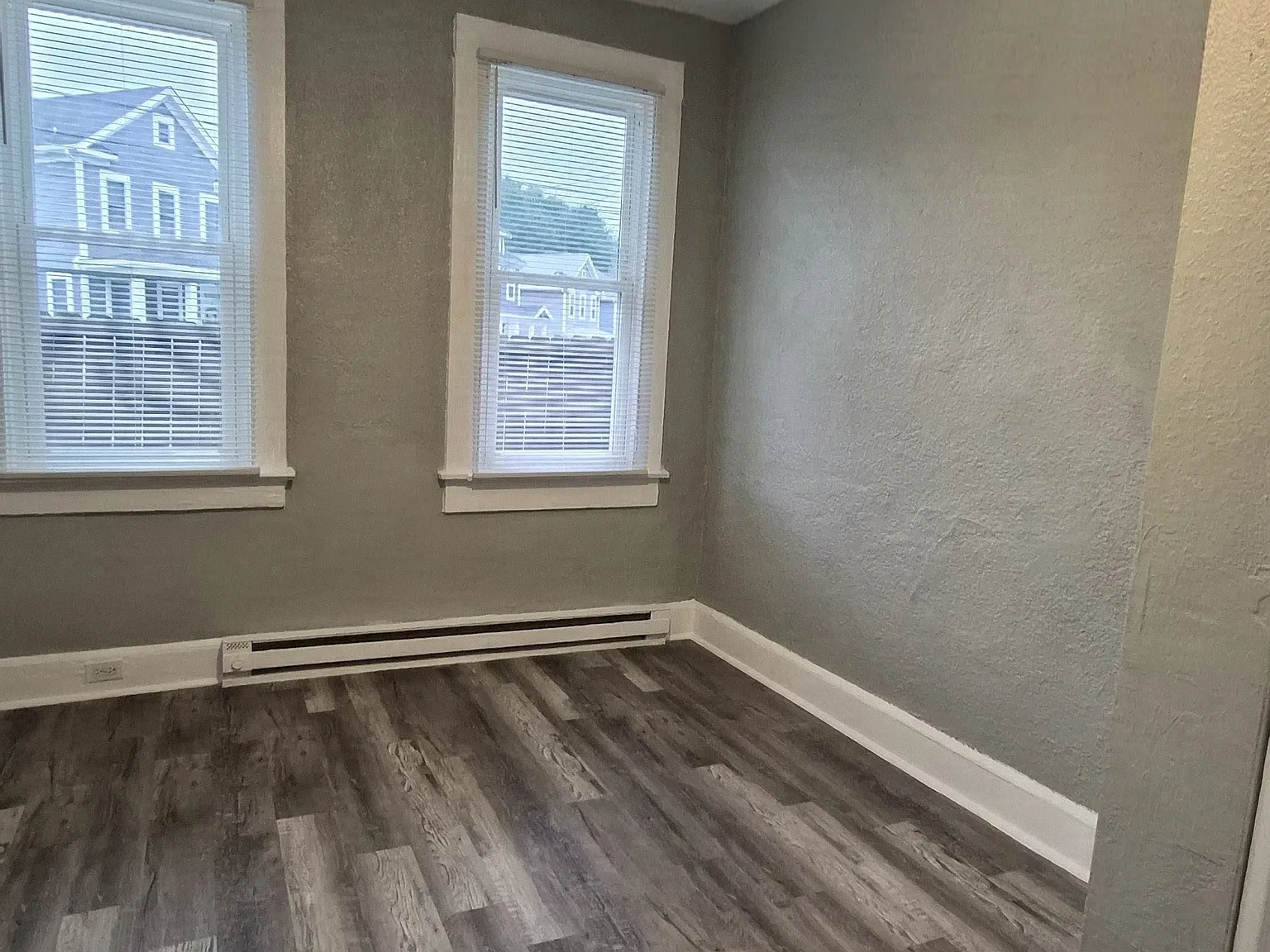 2 bed, 825 sqft, $1,350 — Photo 3