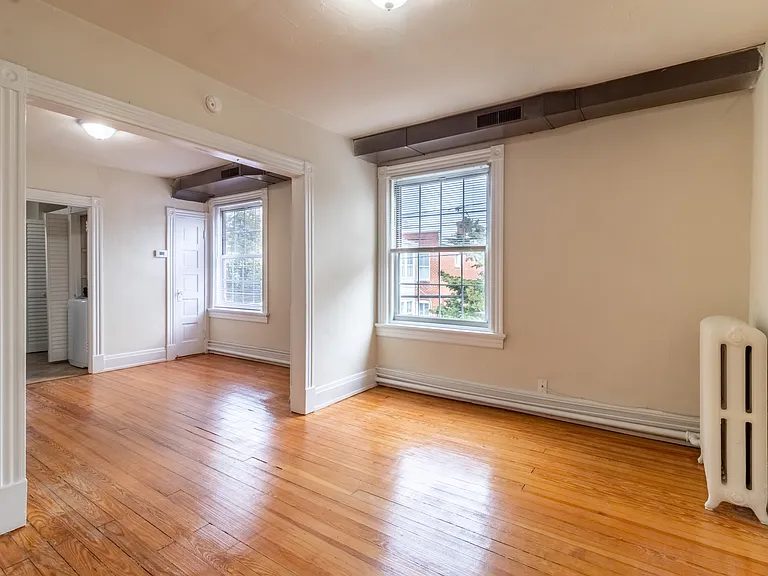 316 Tilden St #C — Photo 9
