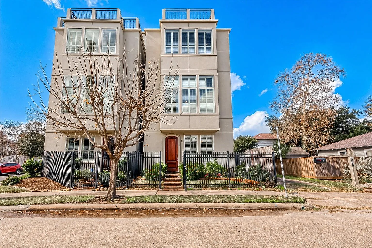 3 bed, 3.5 bath, 2512 sqft, $4,500 — Photo 4