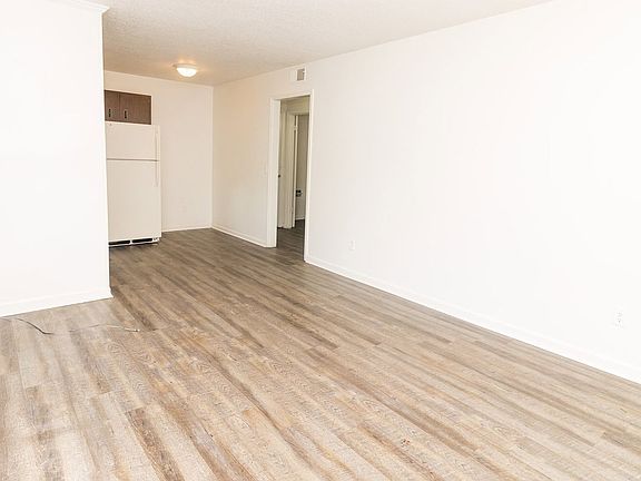 3rd image of 72 Nicole Ln