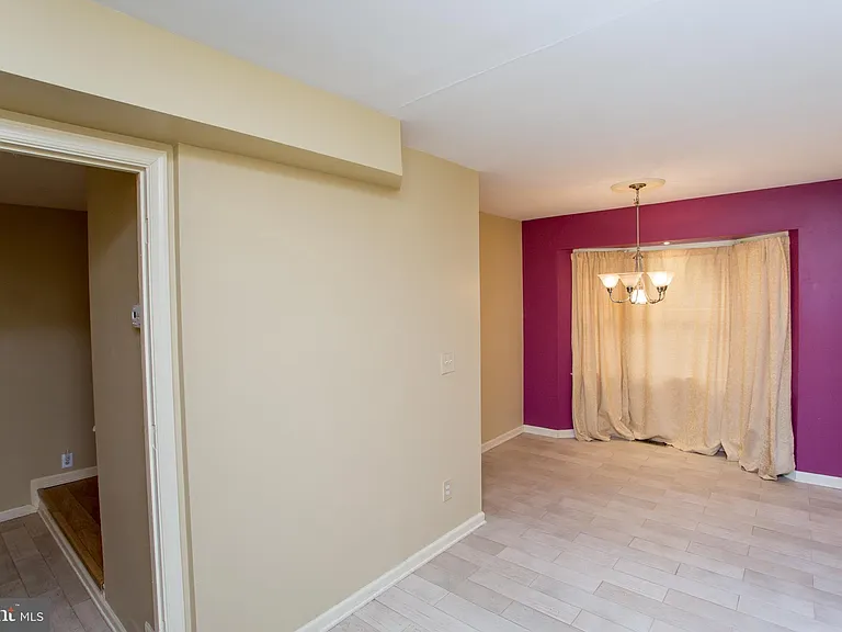 1529 Margaret Ct — Photo 30