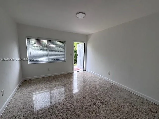 900 SW 5th Ave #3 — Photo 31