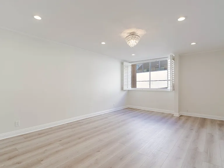 14141 Dickens St #211 — Photo 13