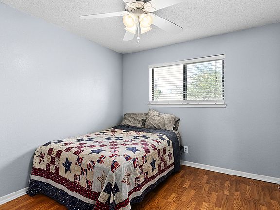 4th image of 3213 Edgewood Dr