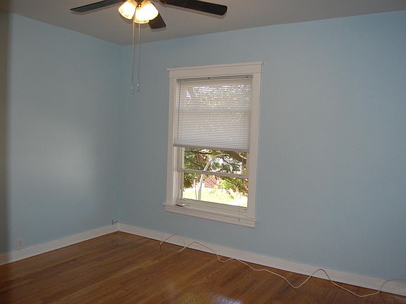 3rd image of 4931 N Claremont Ave #1
