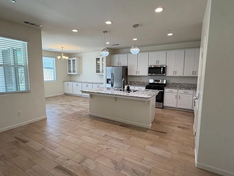 2026 Sherbrook Ave — Photo 7