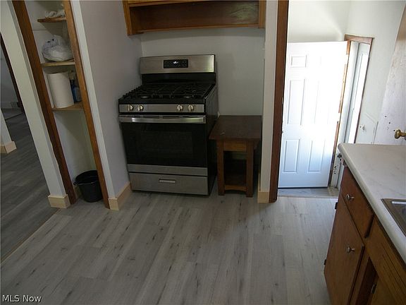 5th image of 5963 Edgewood Rd