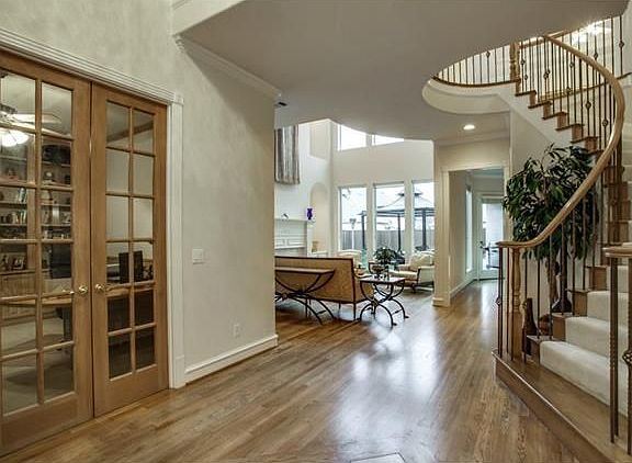 3rd image of 5924 McFarland Dr