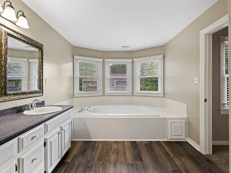 501 Asbury Ct — Photo 29
