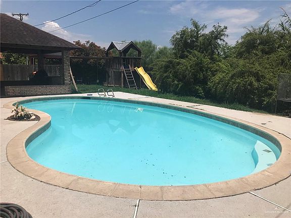 5th image of 303 Stacie Ln