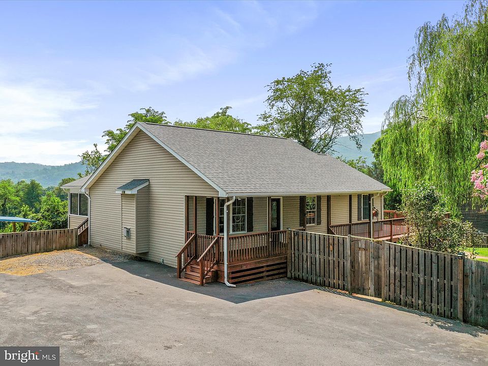1st image of 211 Apple Orchard Dr