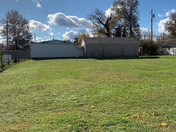 4th image of 1138 E Blackford Ave
