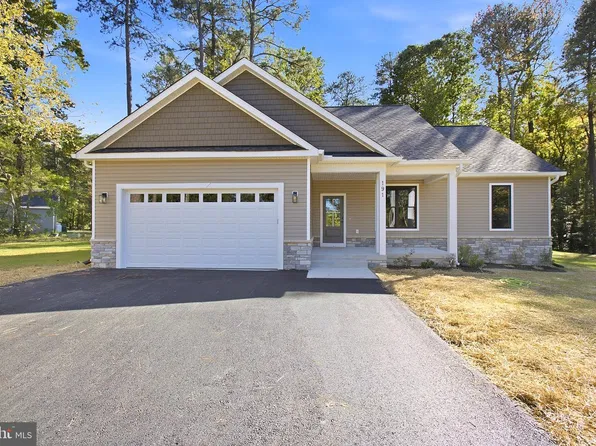 191 Seagull Ct, Montross, VA 22520