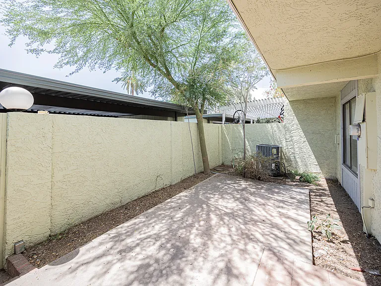 4710 N 10th Pl — Photo 24