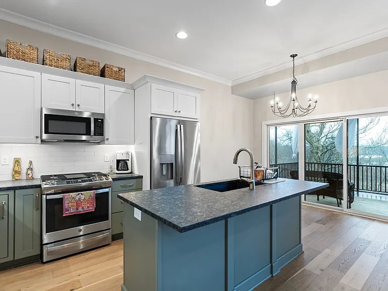 3222 Catalpa Farms Dr — Photo 12