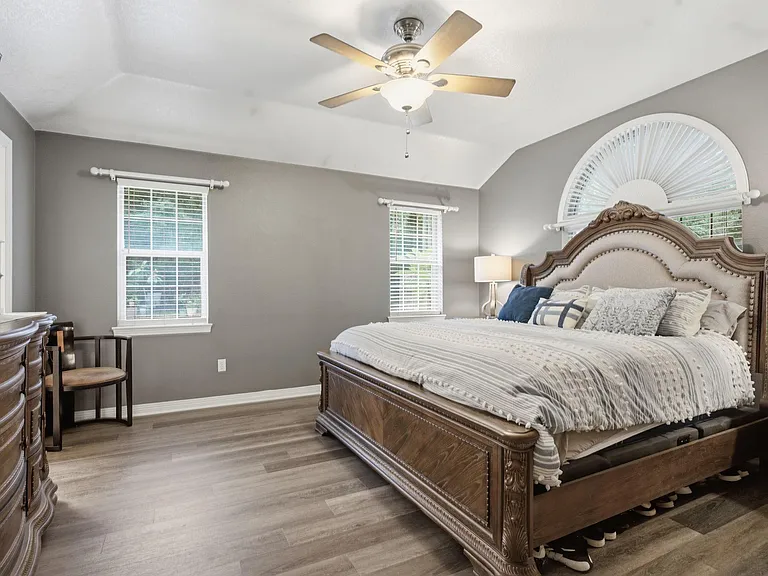 223 Pin Oak Ln — Photo 25