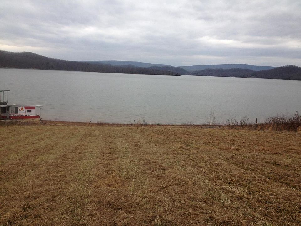 1st image of Pointe Vista Dr
