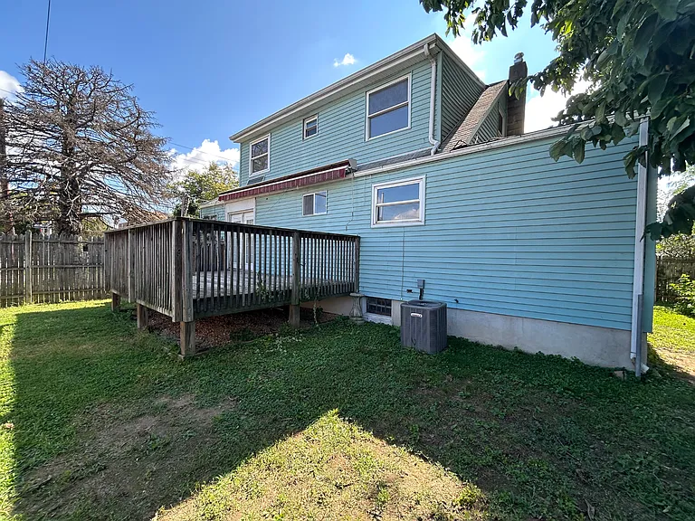 77 Wise Ave — Photo 21