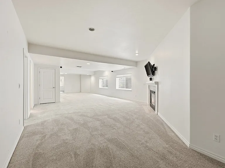 608 Crosswind Point — Photo 28