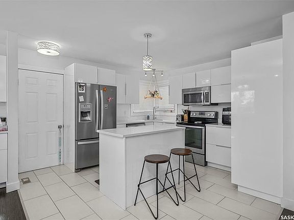 5th image of 3193 Grey Owl Cres