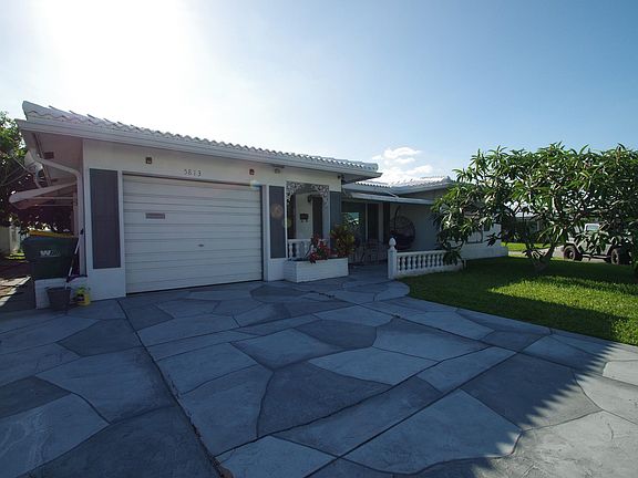 2nd image of 5813 NW 82nd Avenue