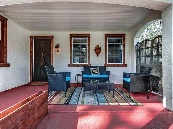 4th image of 2426 Elm Ave