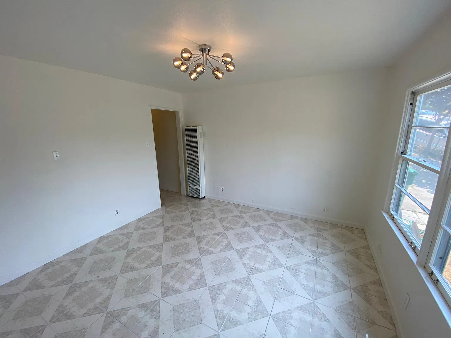 1 bed, 600 sqft, $1,687 — Photo 3