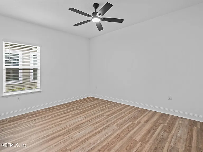 260 Oaklawn Ct — Photo 12