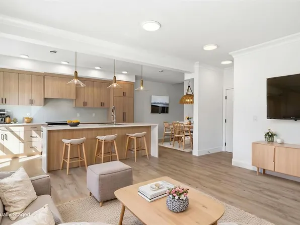 4270 S Norford Ave NW #108, Calgary, AB T3B 6H3