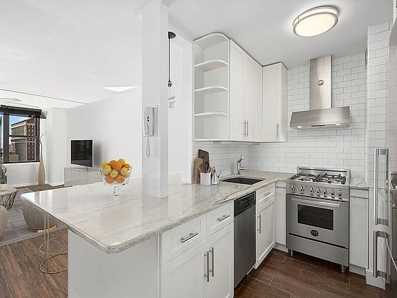 4th image of 201 E 17th St APT 22D