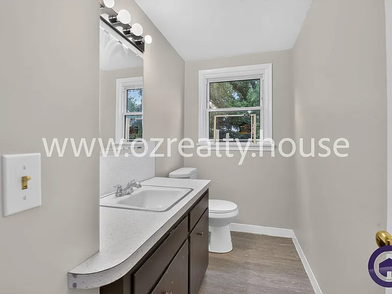 1703 Heatherdowns Blvd — Photo 3