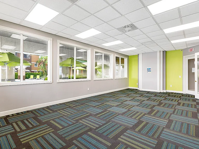 Club Lake Pointe Apartments — Photo 21