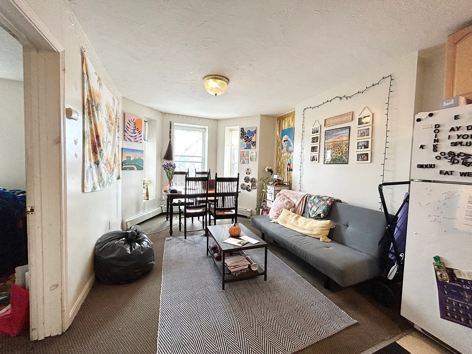 3 bed, 950 sqft, $4,200 — Photo 1